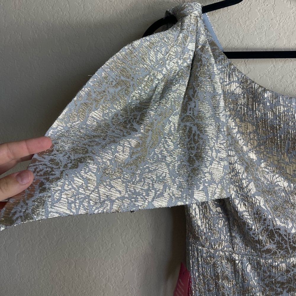 Betsy & Adam Metallic One Shoulder Crinkle Foil Dress Bow Sash Size 4 NWT - Picture 3 of 10